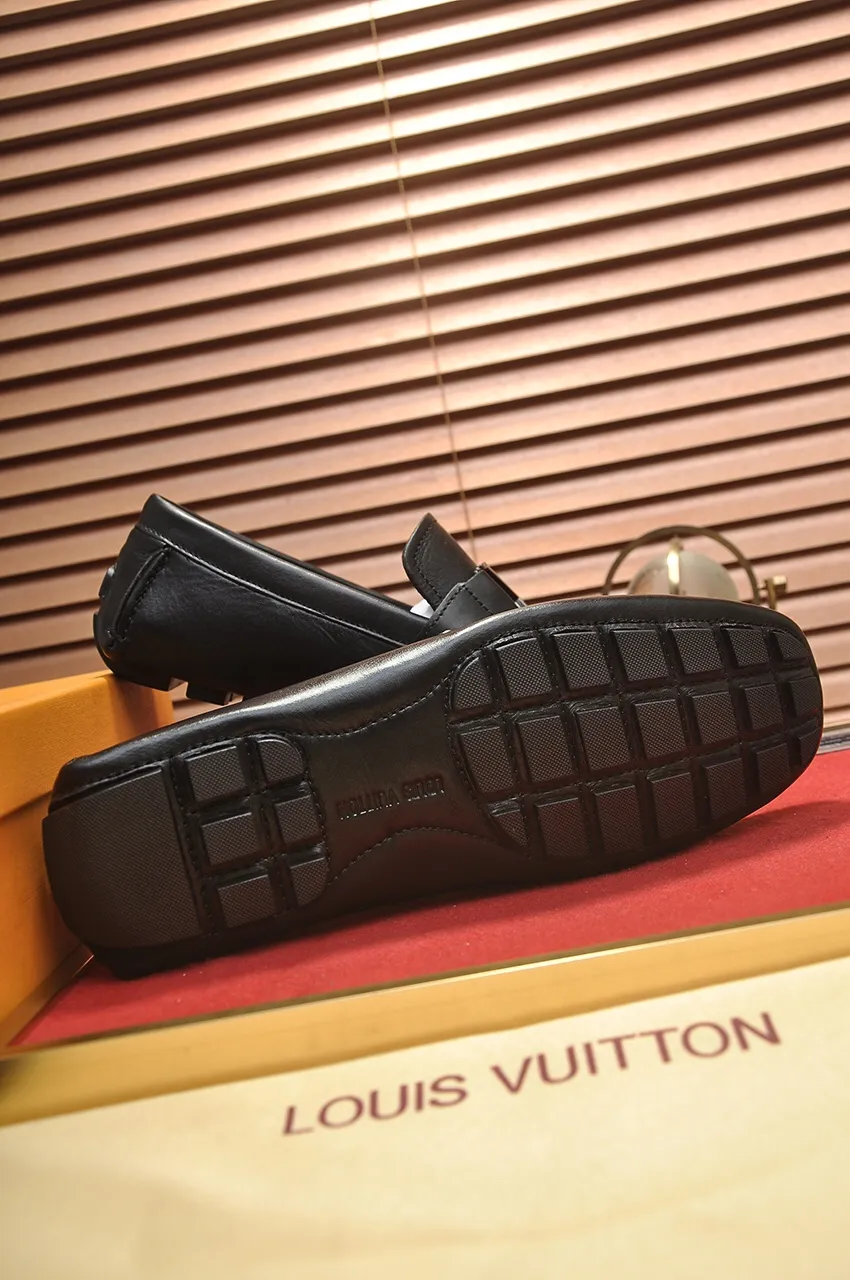 Men's men's shoes 💰420💶 [LV Doudou shoes] (water-dyed cowhide lining) new model is on the market, available on the official website. The new Doudou shoes are processed into single-color materials, and the uppers are made of imported cowhide material. The body of the shoe is fully hemmed with mark thread, and is lined with imported original cowhide leather. The elegant shoe shape is super suitable for all-matching, and the size is 38-44.